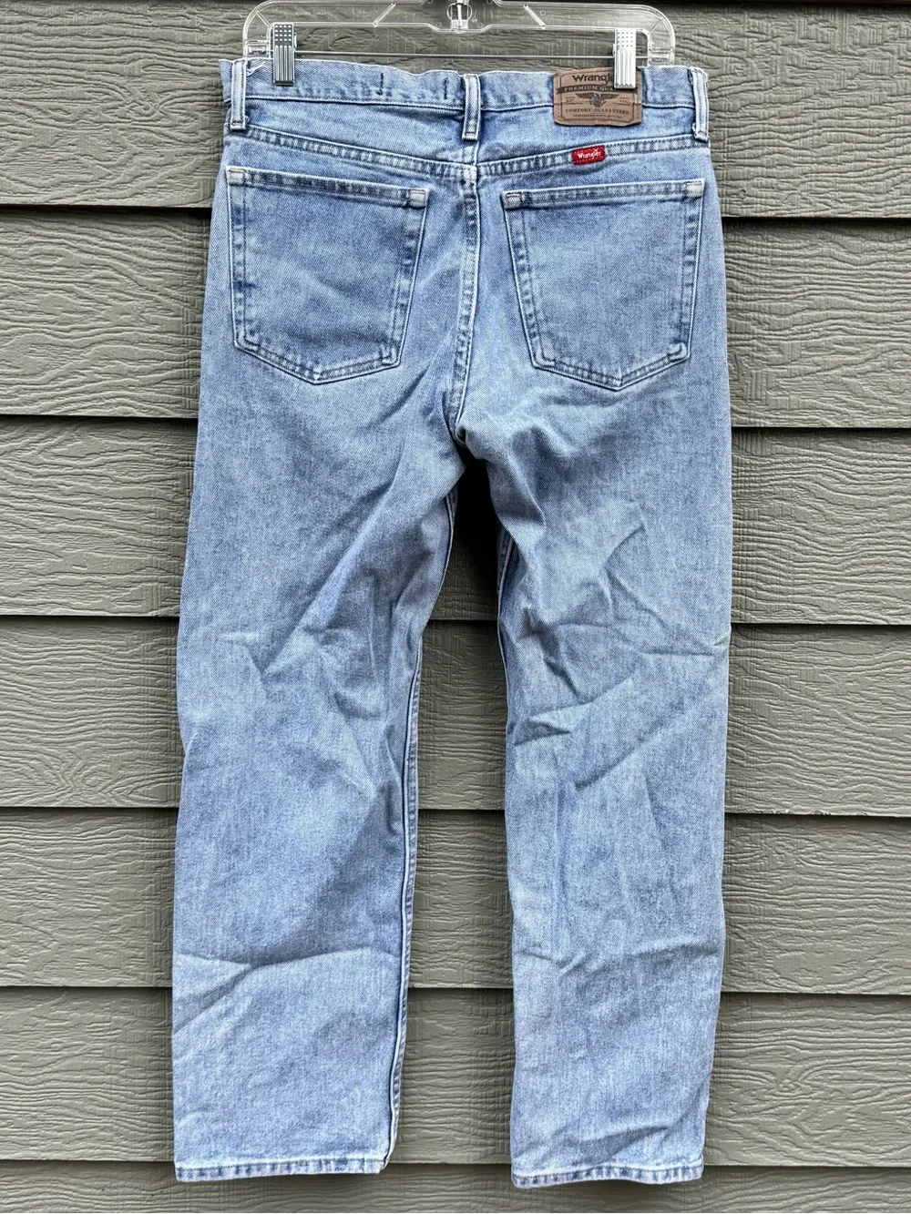 Wrangler Relaxed Light Wash Denim Jeans Size 32x30